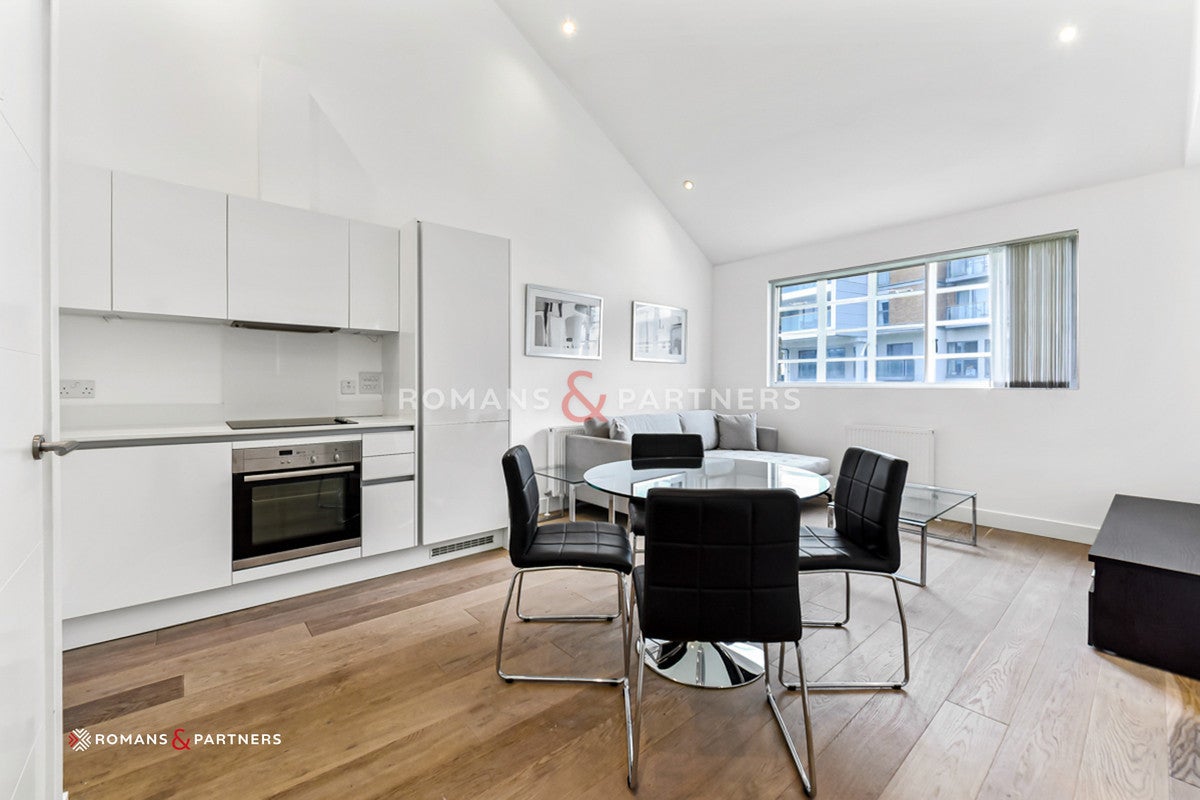 Flat Dod Street in Greater London