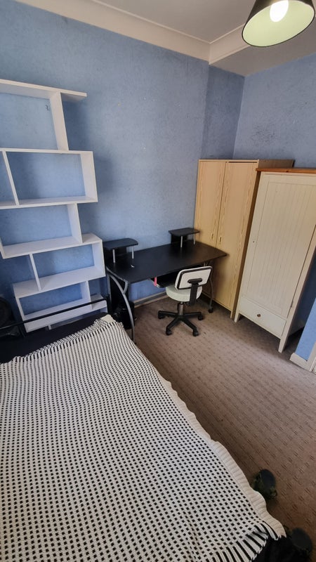 Room Valnay Street in Greater London