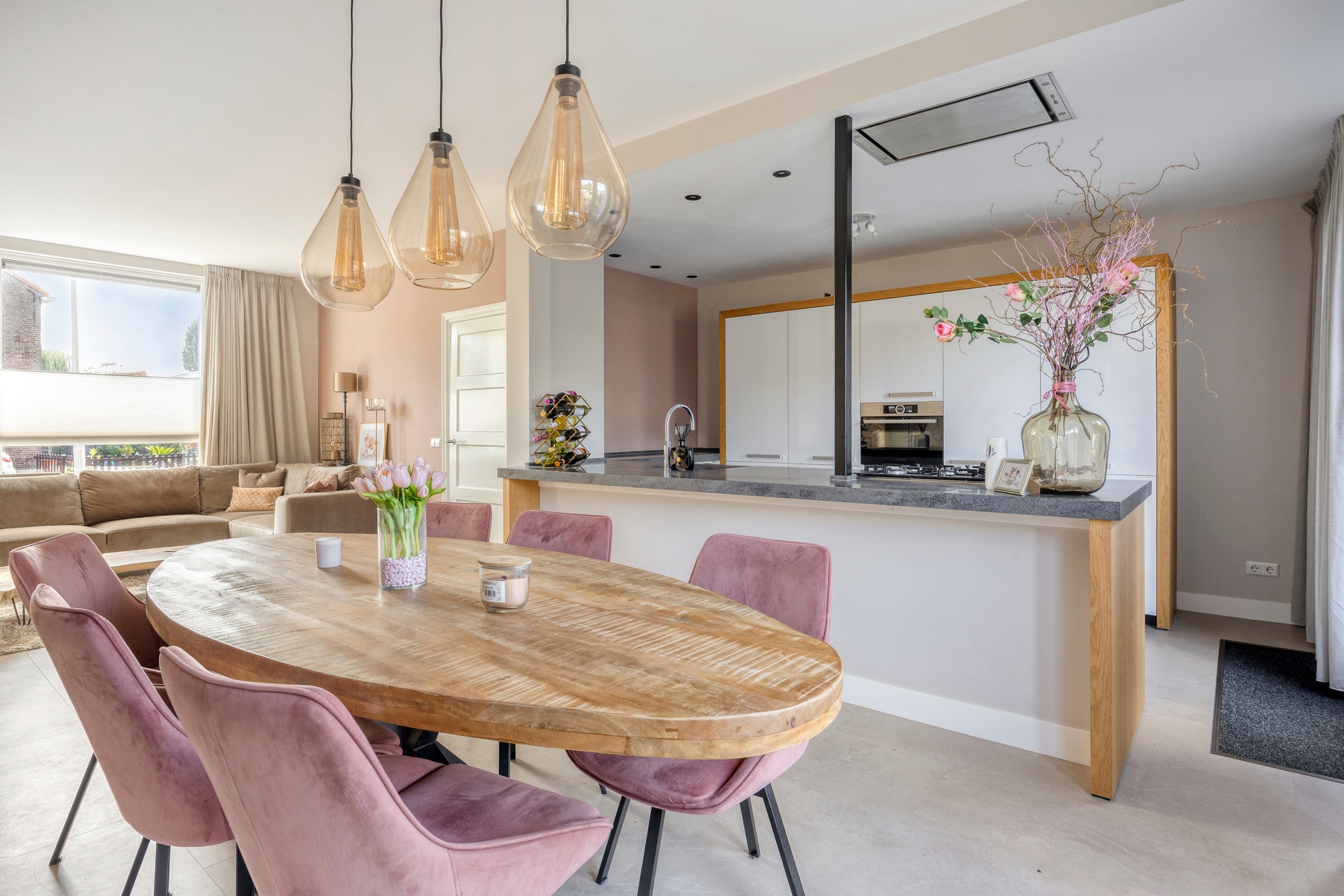 Tussenwoning te koop: Wethouder Van den Bergplein 25, Bergambacht