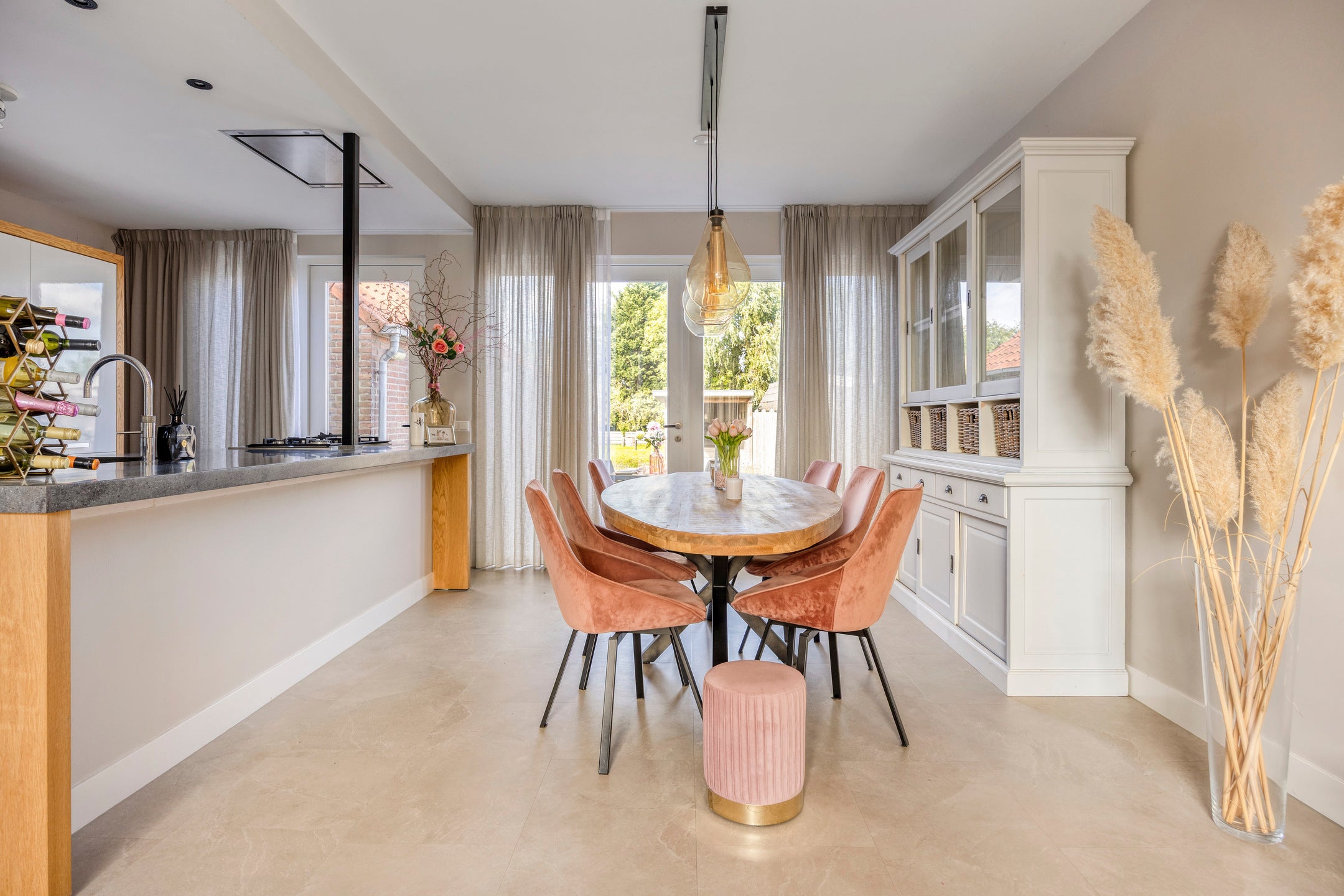 Tussenwoning te koop: Wethouder Van den Bergplein 25, Bergambacht