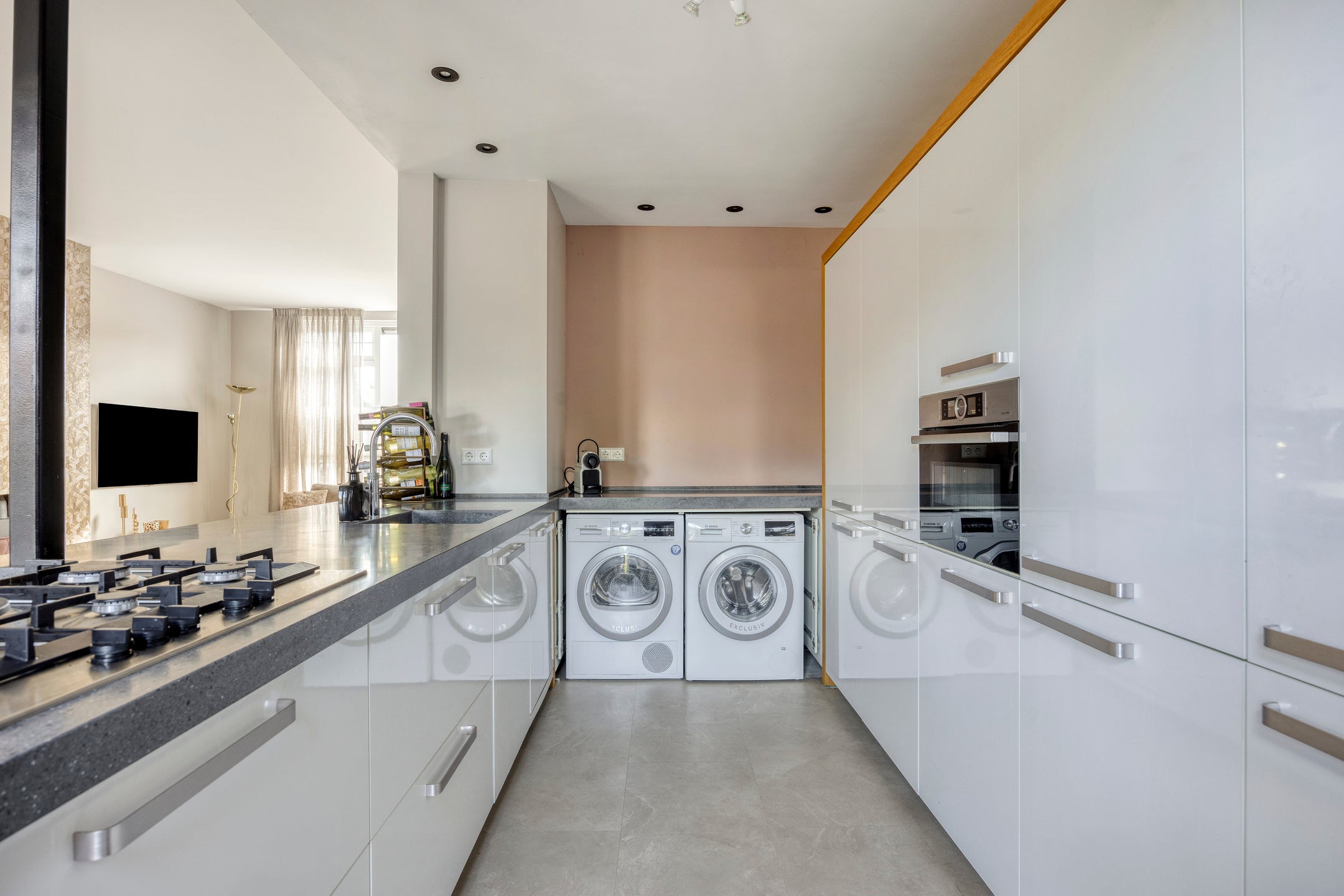Tussenwoning te koop: Wethouder Van den Bergplein 25, Bergambacht