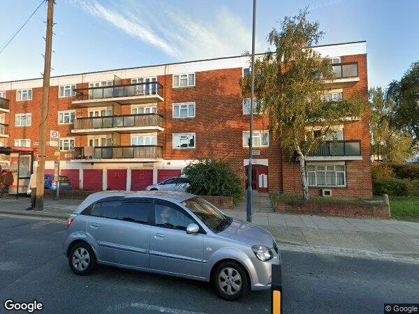 Room Tanfield Avenue in Greater London