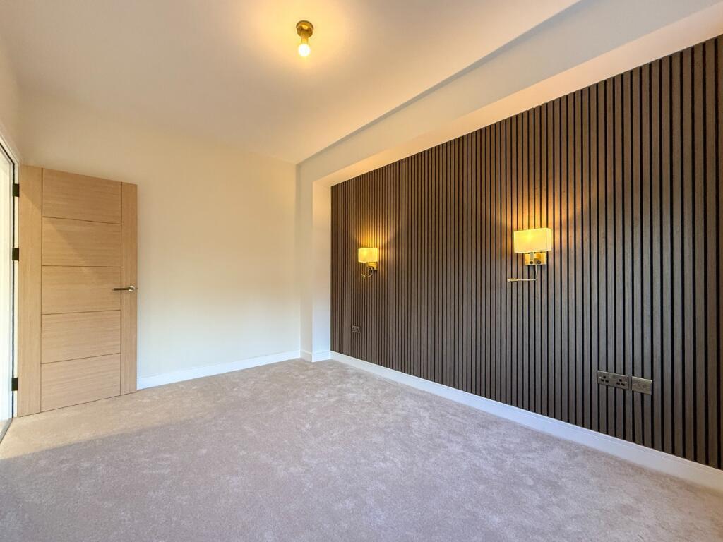 Room Sandown Road in Bristol
