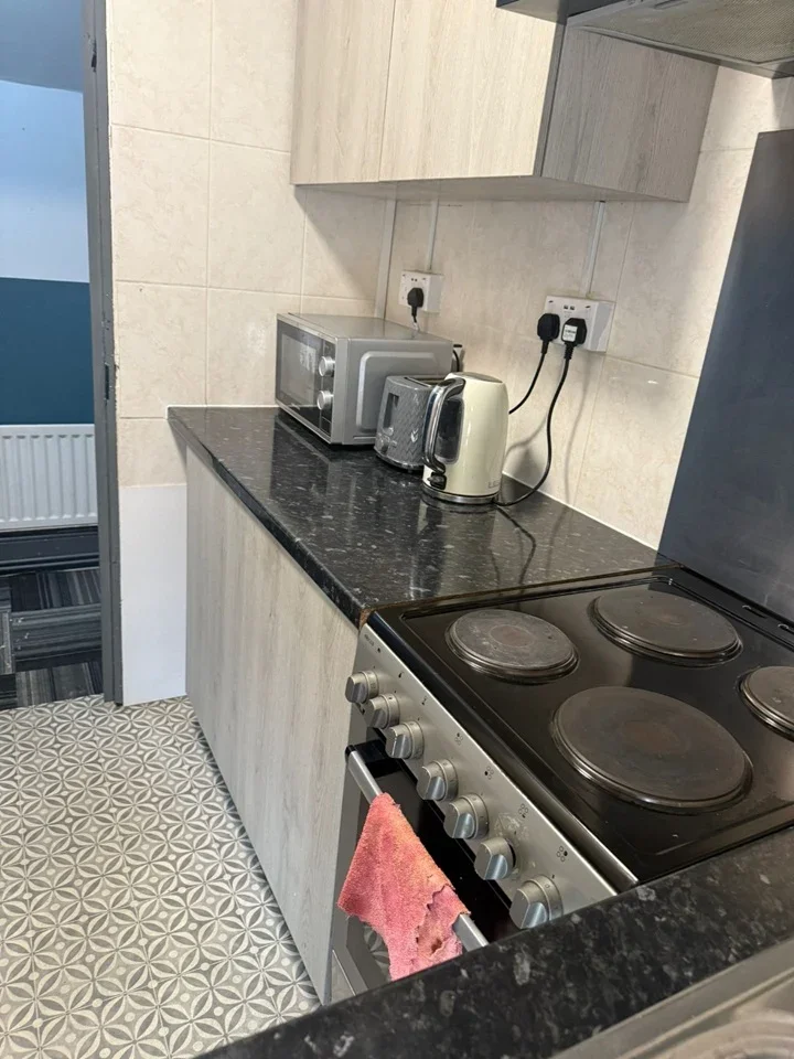 Room Tanner Street in Greater London