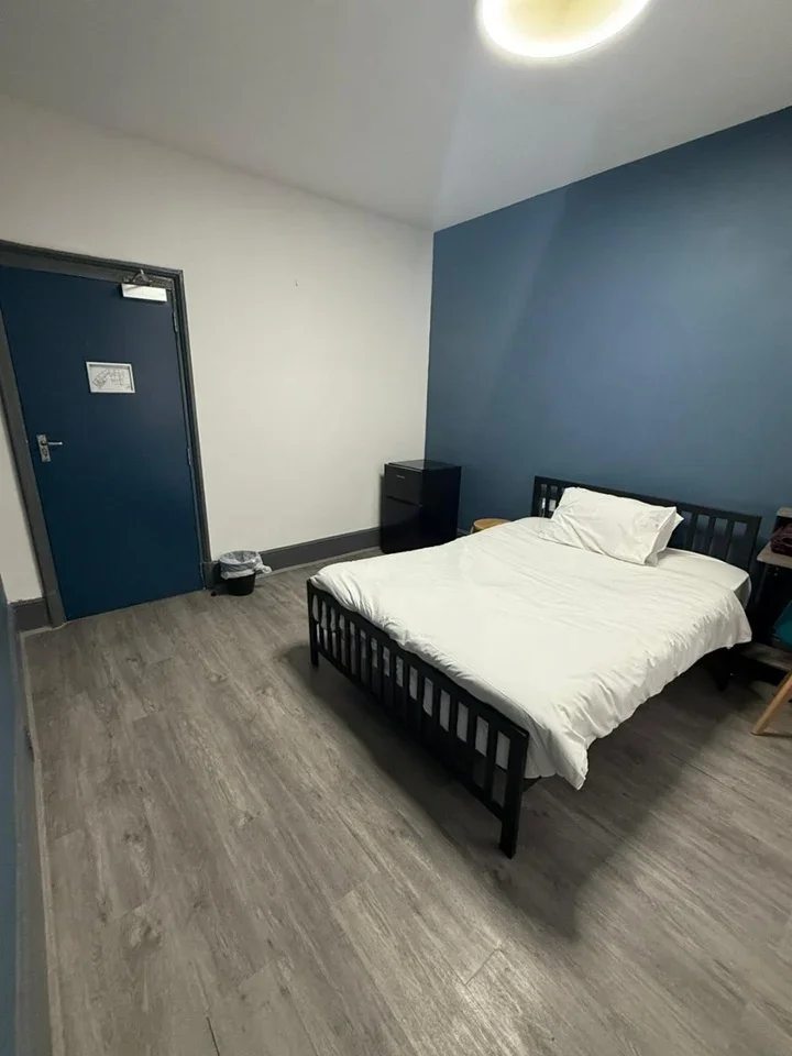 Room Tanner Street in Greater London