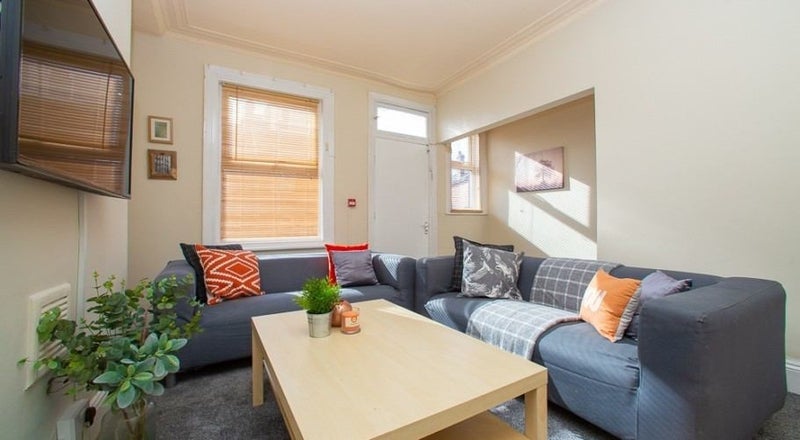 Room Headingley Avenue in Leeds