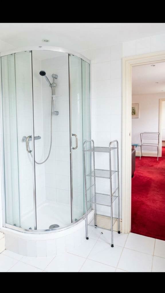 Flat Foxgrove Avenue in Greater London