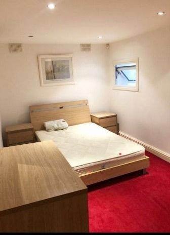 Flat Foxgrove Avenue in Greater London