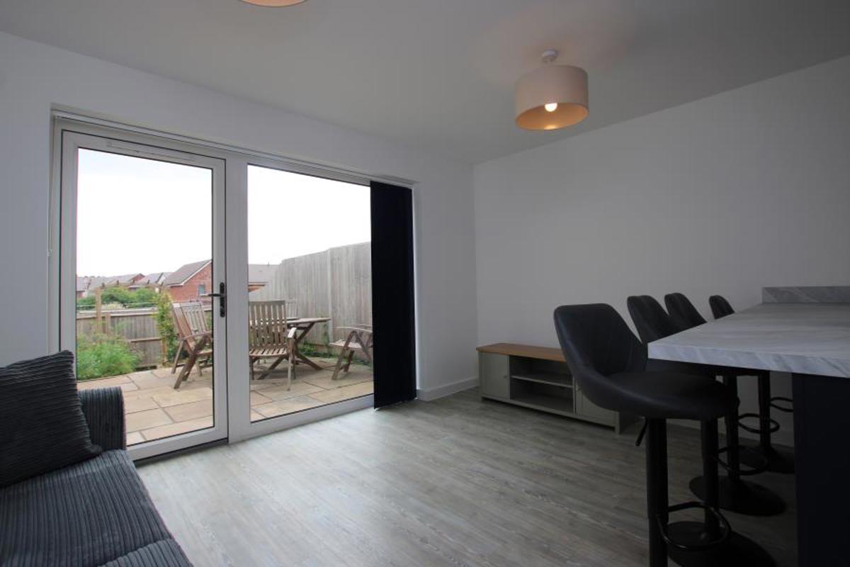Room Clover Way in Bristol