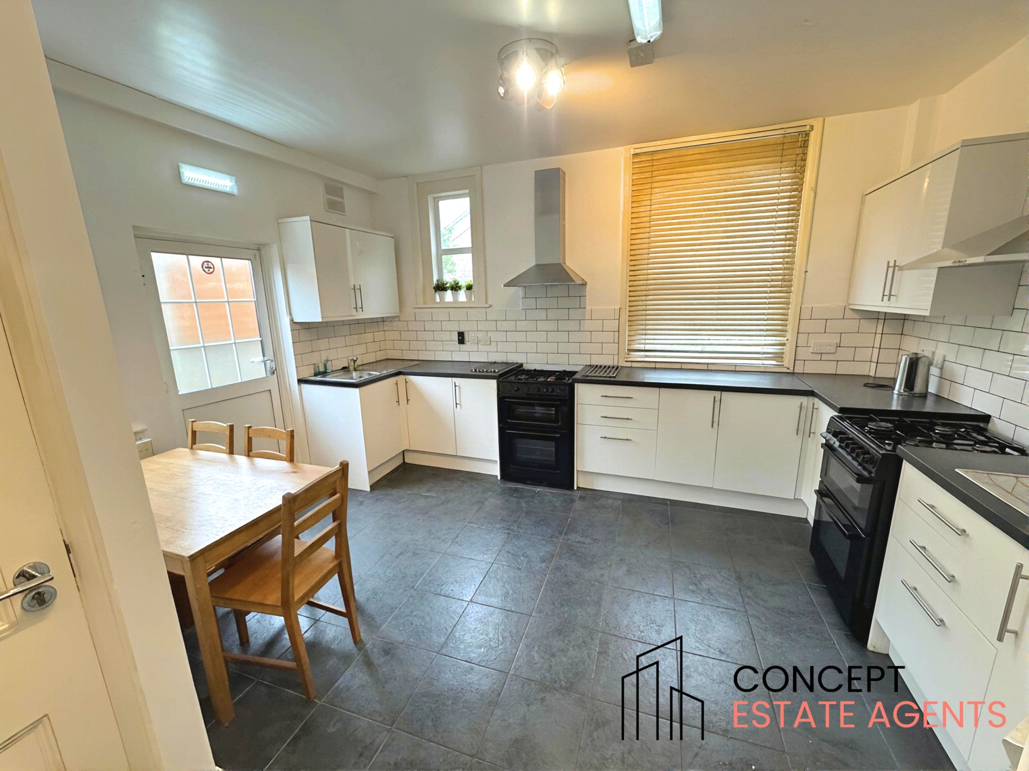 House Heathfield Square in Greater London