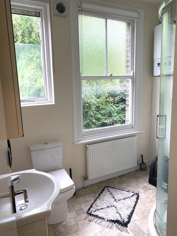 Room Gillespie Road in Greater London