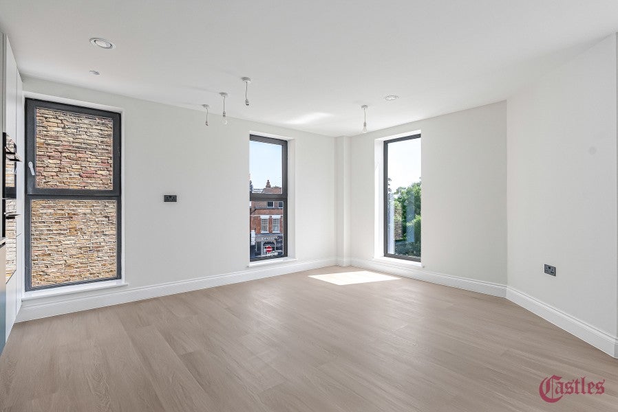 Flat Harold Road in Greater London