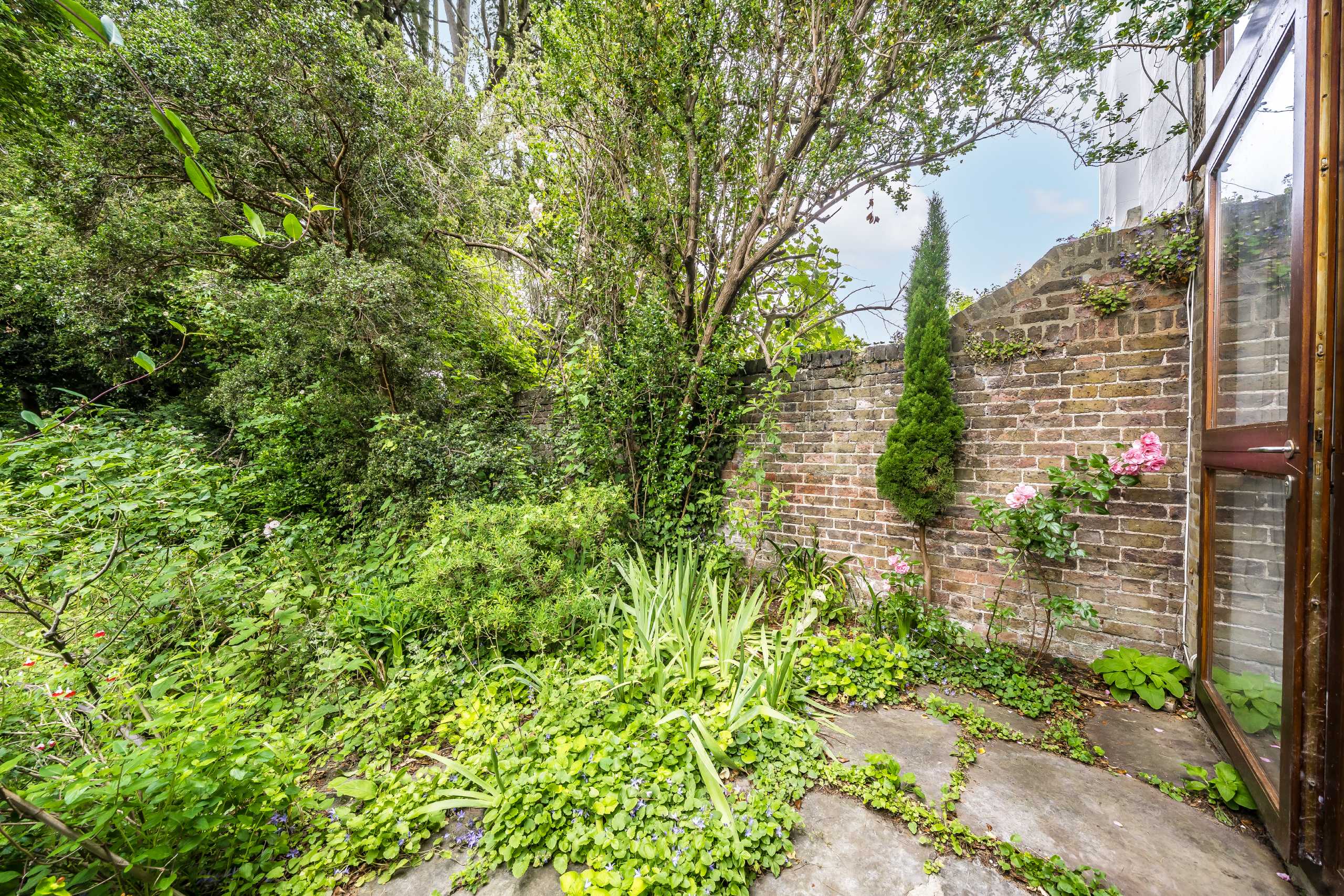Flat Castelnau in Greater London