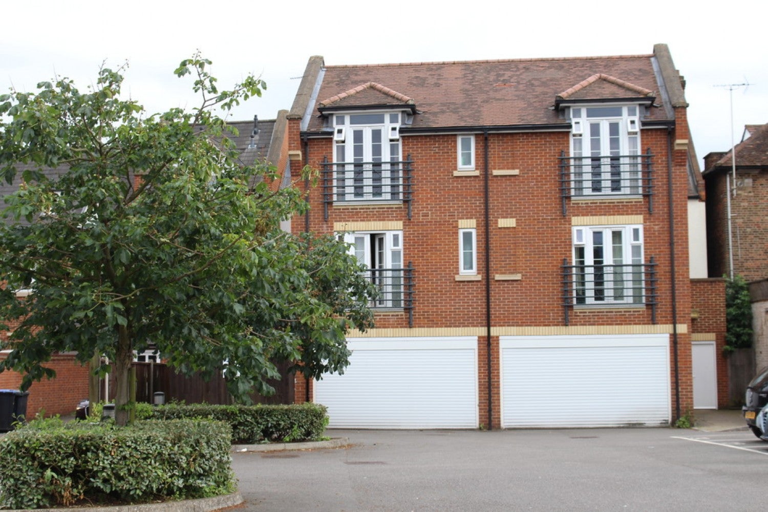 Flat High Street in Borough of Runnymede