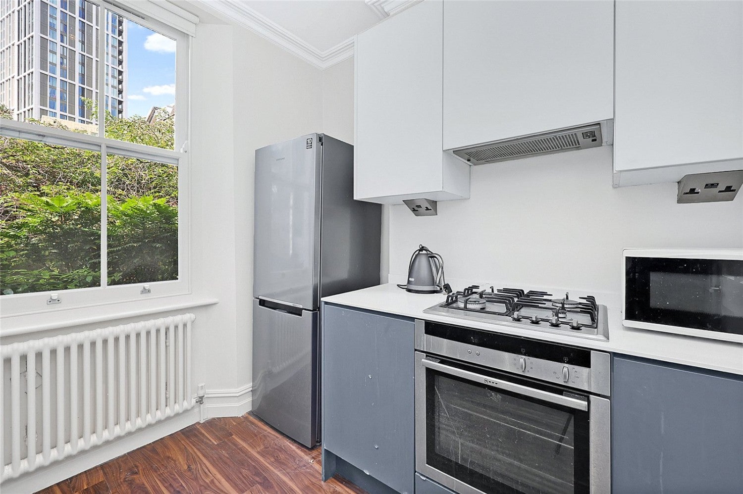 Flat Ford Square in Greater London