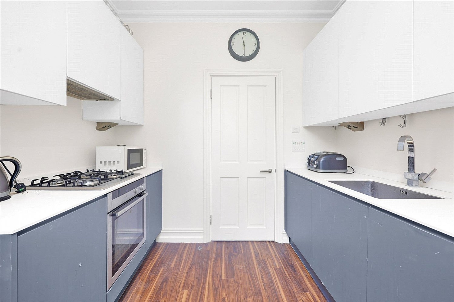 Flat Ford Square in Greater London