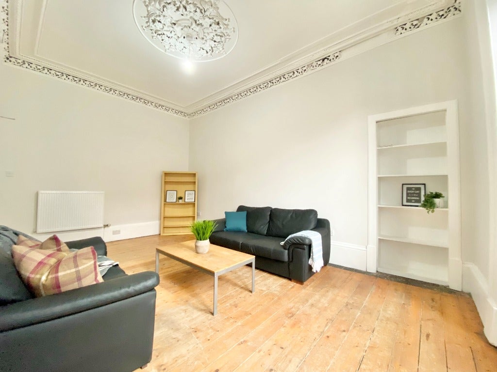 Flat Derby Street in Glasgow