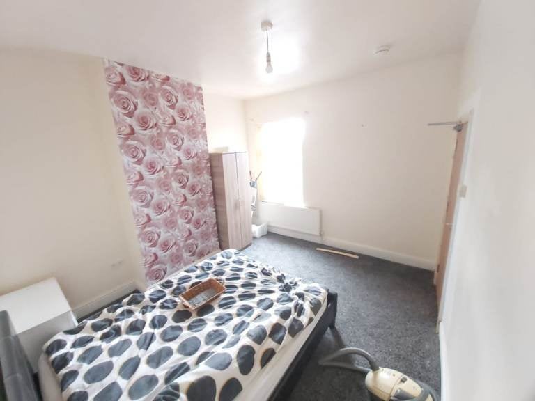Room Fourth Avenue in Birmingham