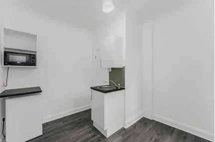 Room Chestnut Avenue North in Greater London