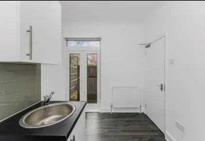 Room Chestnut Avenue North in Greater London