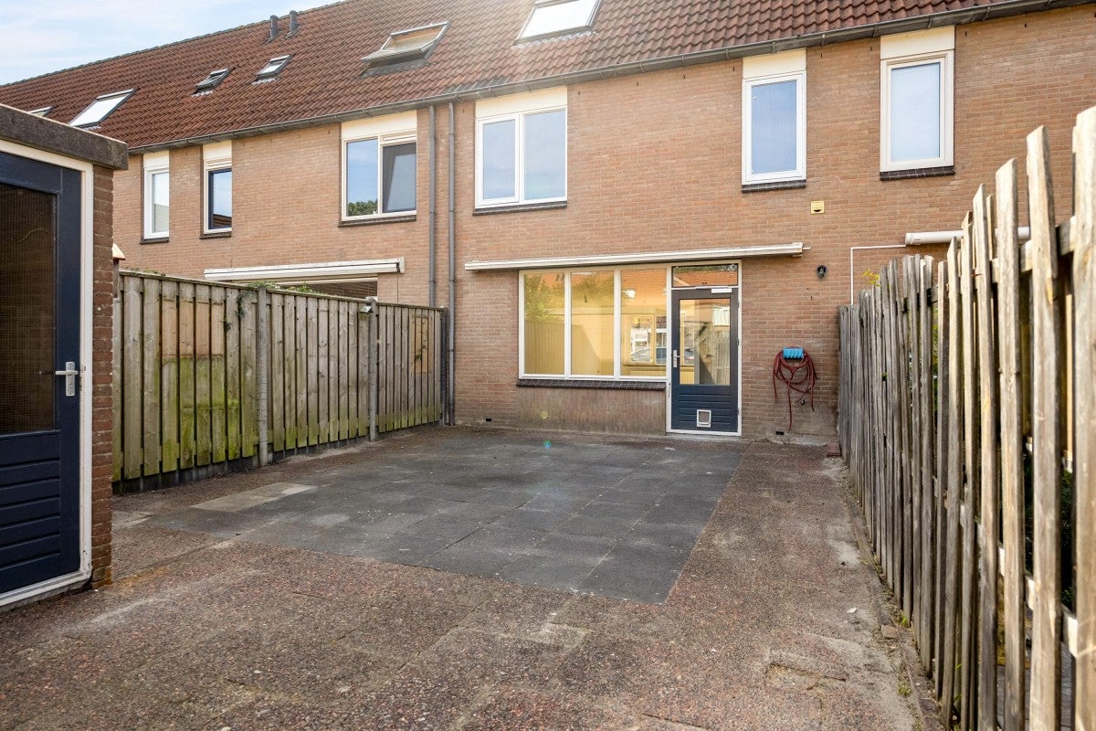 Tussenwoning te koop: Brunssumstraat 12, Almere