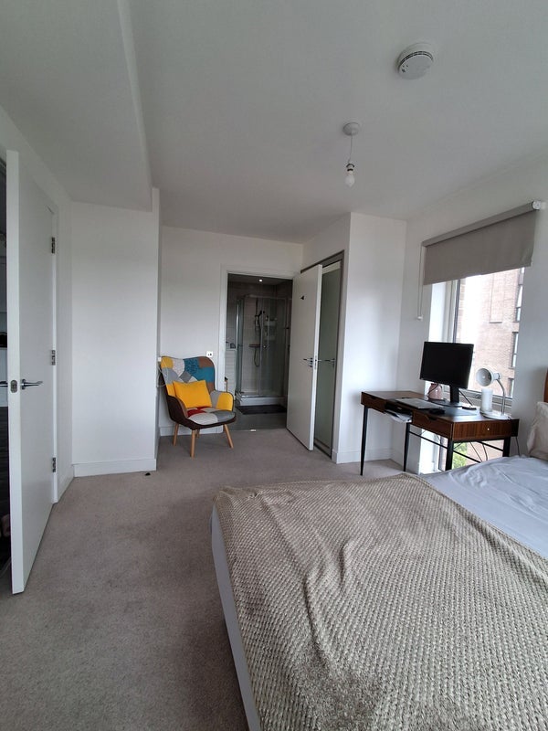 Room North Periphery in Greater London