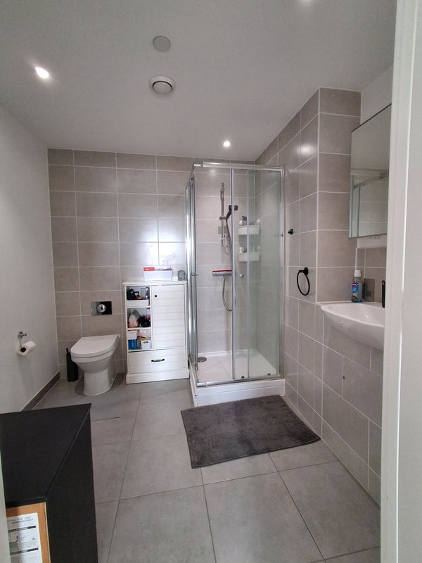 Room North Periphery in Greater London