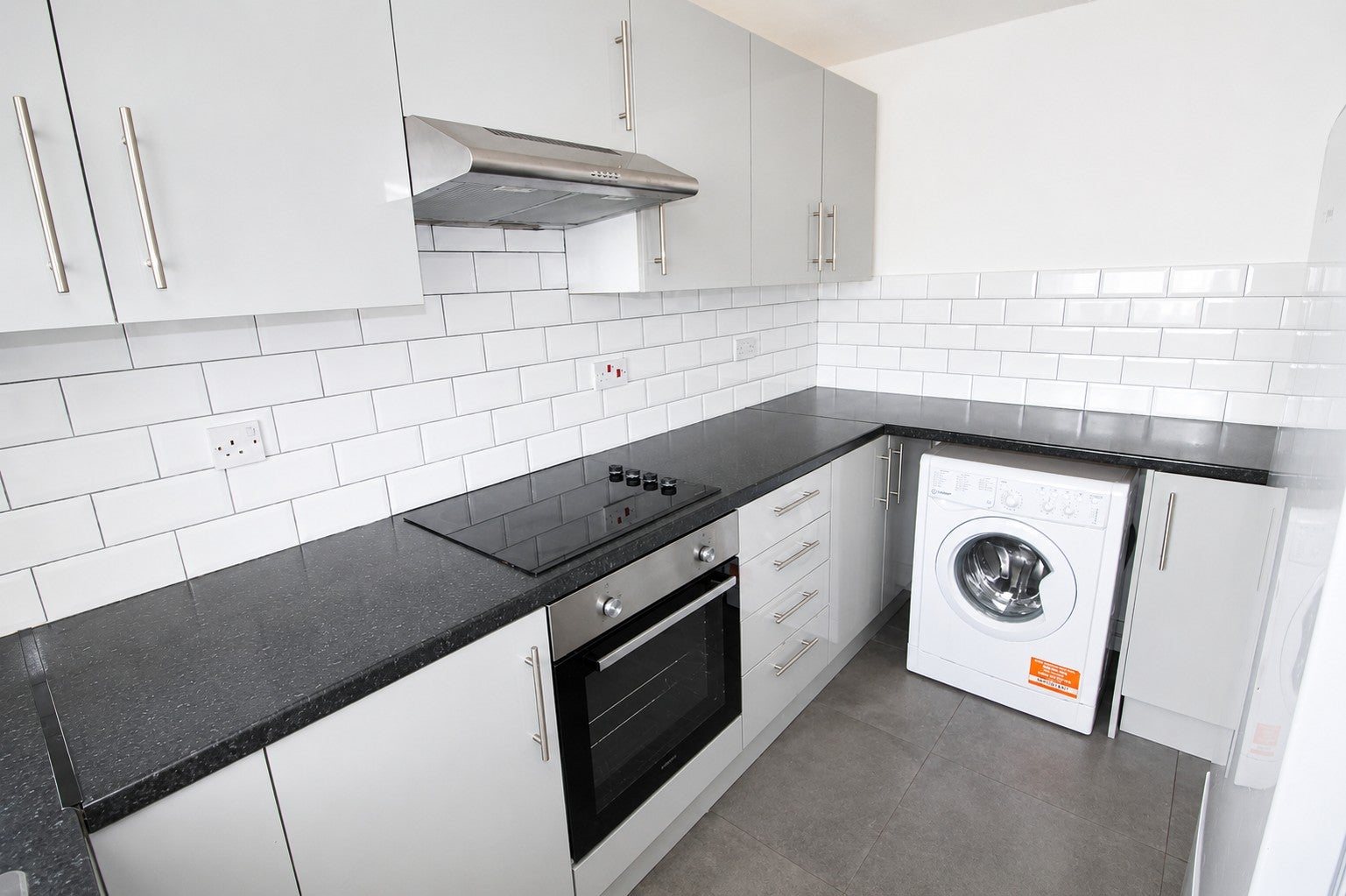 Flat Whitehead Close in Greater London