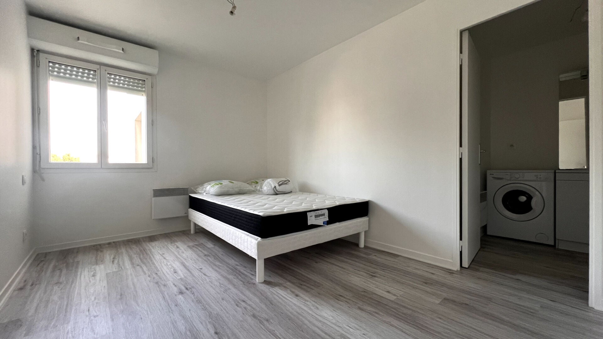 Flat Place Léon Cassé in Corbeil-Essonnes