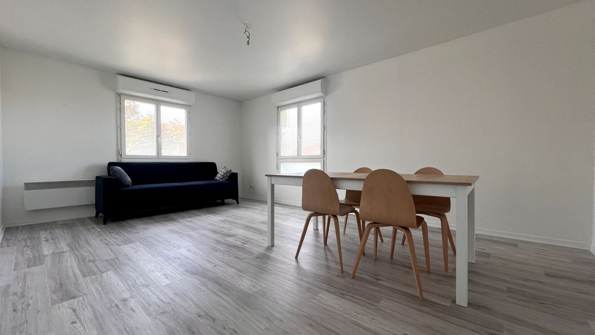 Flat Place Léon Cassé in Corbeil-Essonnes