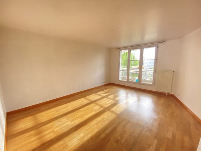 Flat Place Claudel in Montigny-le-Bretonneux