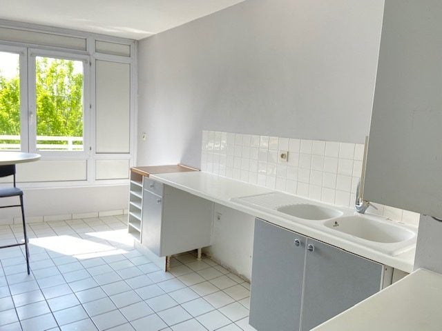 Flat Place Claudel in Montigny-le-Bretonneux
