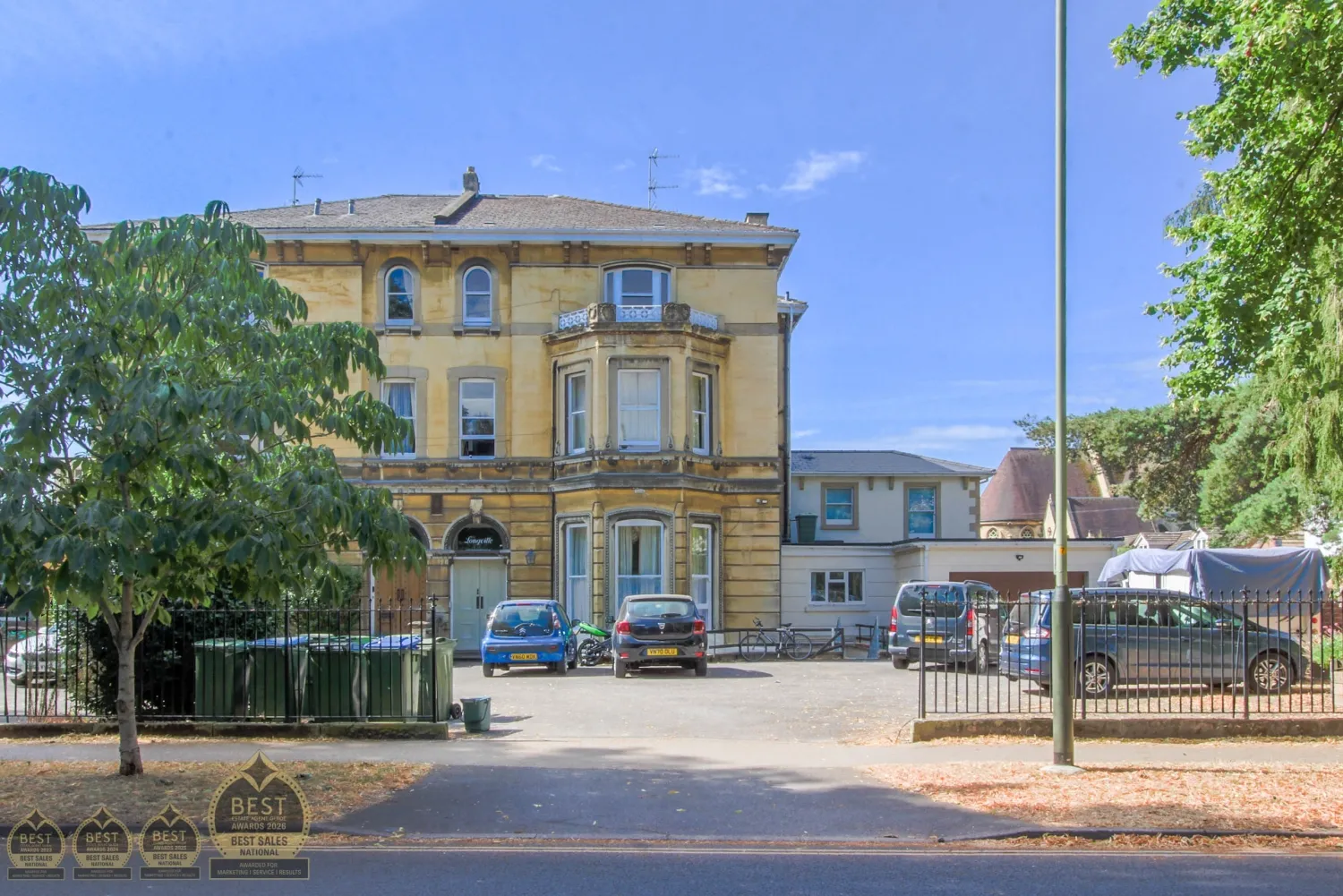 Flat Pittville Circus Road in Cheltenham