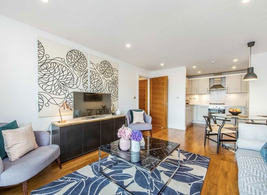 Flat Goswell Road in City of London