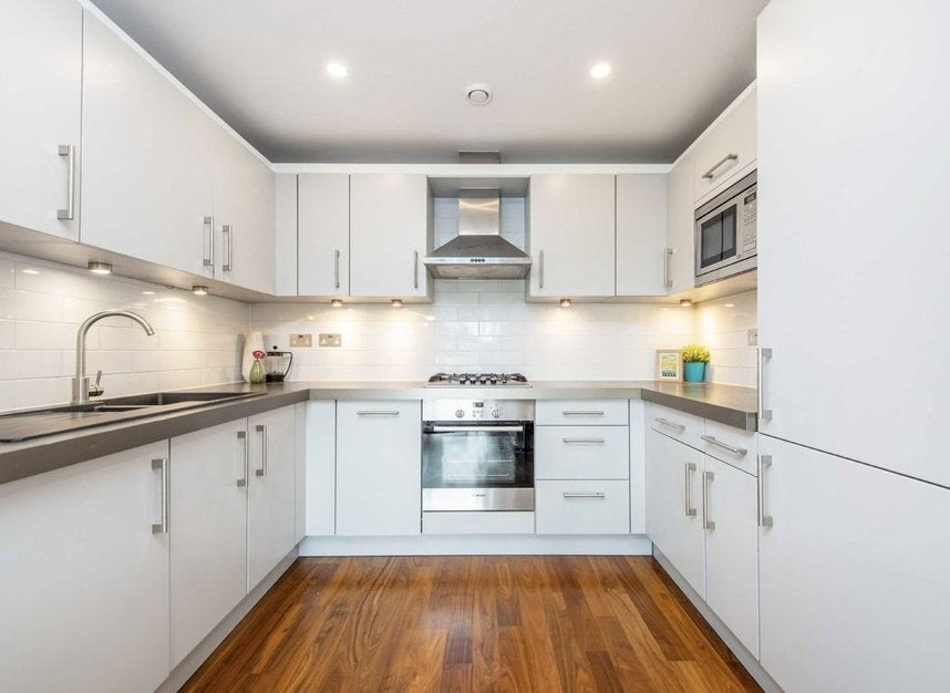 Flat Goswell Road in City of London