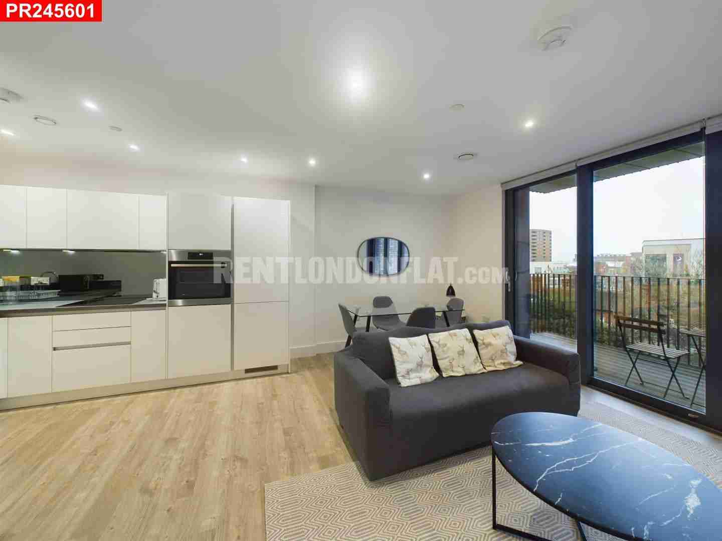 Flat Fairfield Avenue in Borough of Spelthorne