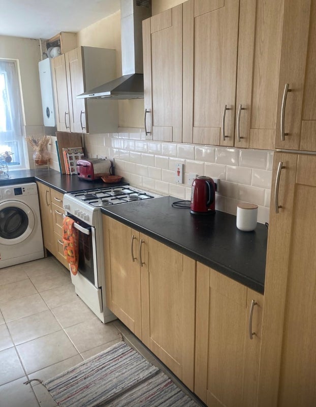 Room Sandal Street in Greater London