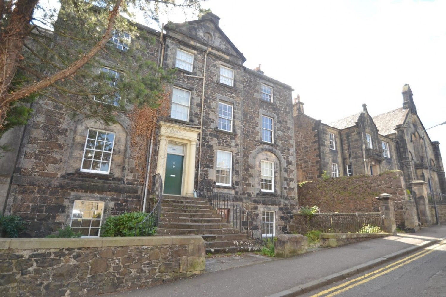Flat Irvine Place in Stirling