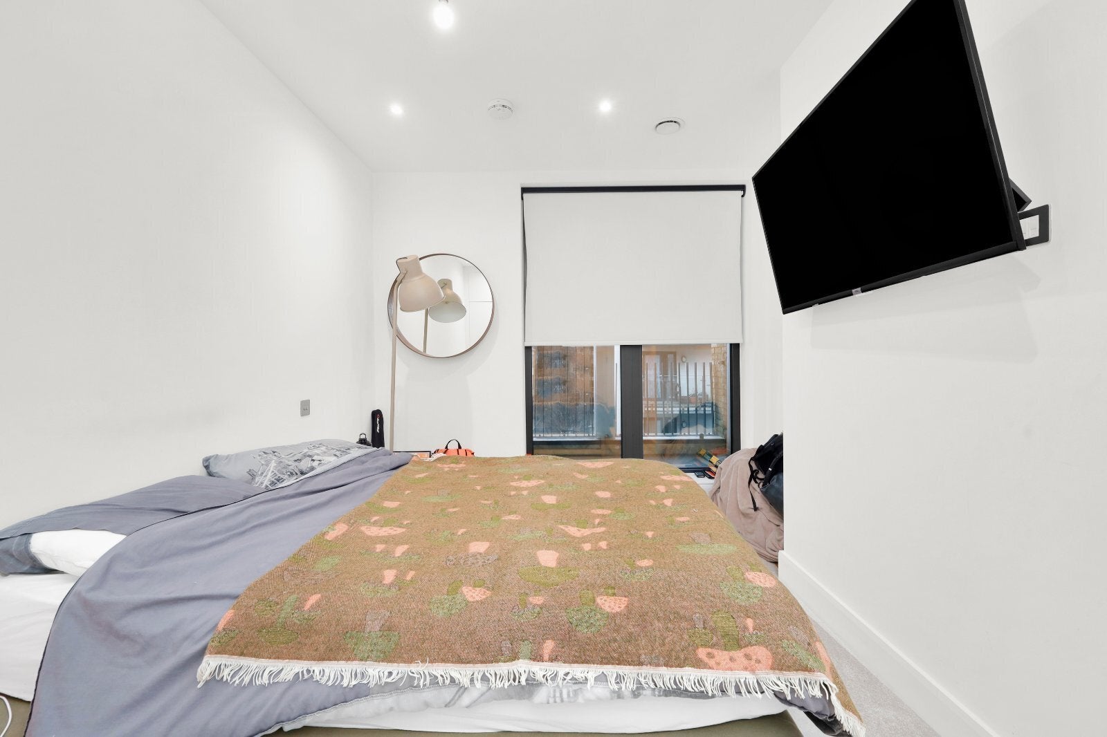 Flat Fairbridge Road in Greater London