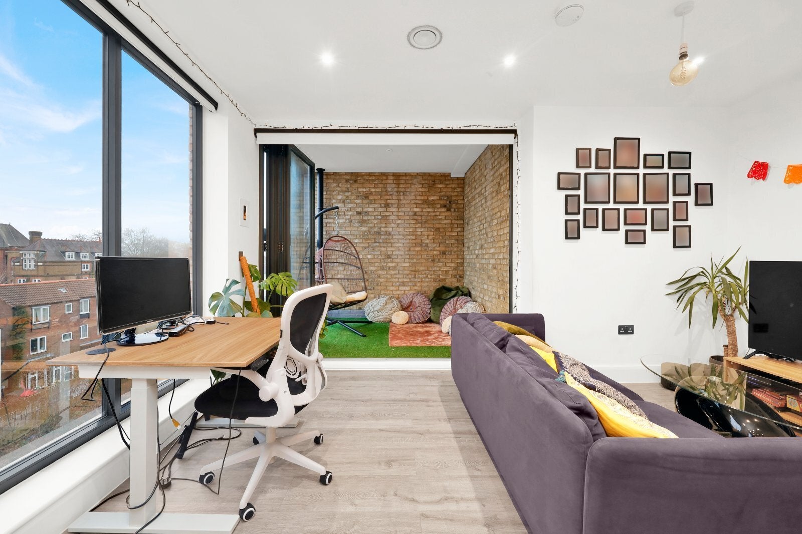 Flat Fairbridge Road in Greater London