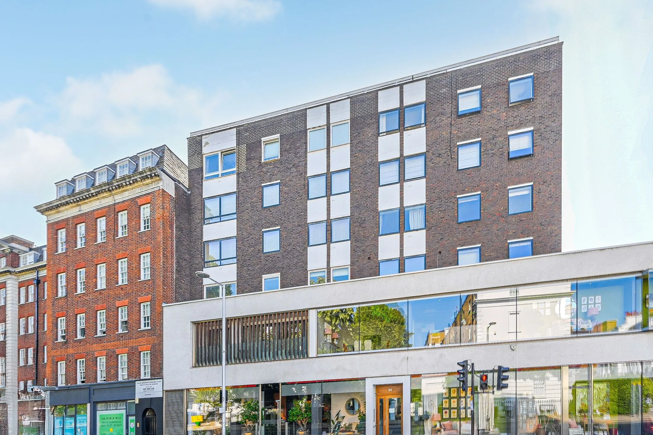 Flat Pond Place in Greater London