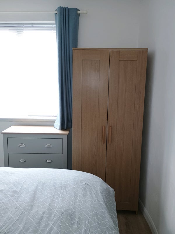 Room Francis Road in Salford