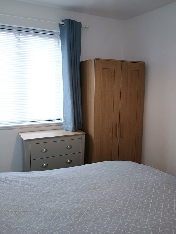 Room Francis Road in Salford
