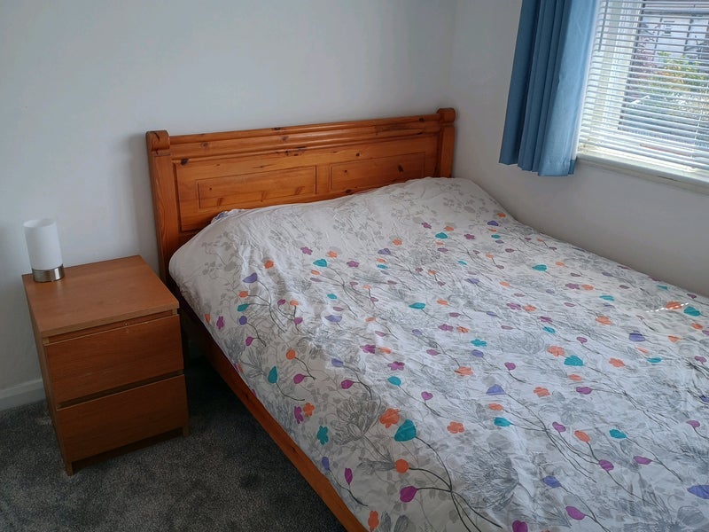 Room Francis Road in Salford