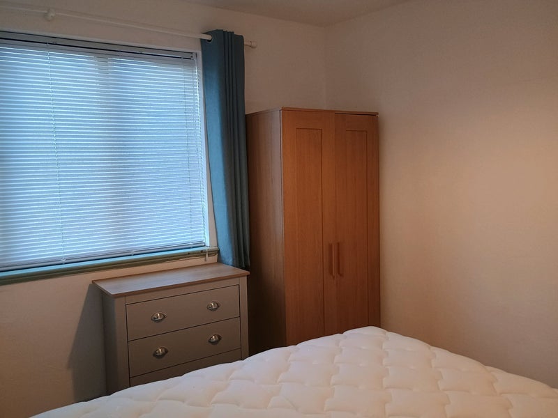 Room Francis Road in Salford