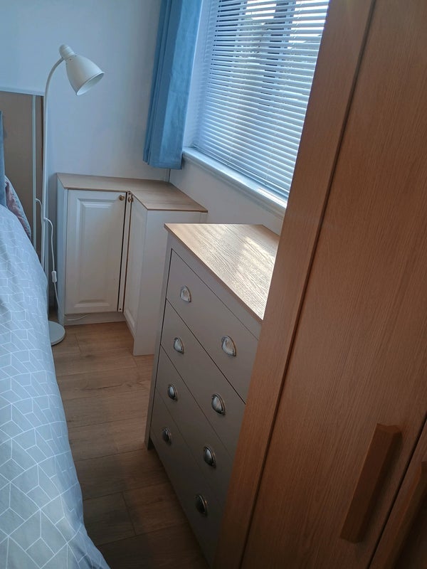 Room Francis Road in Salford