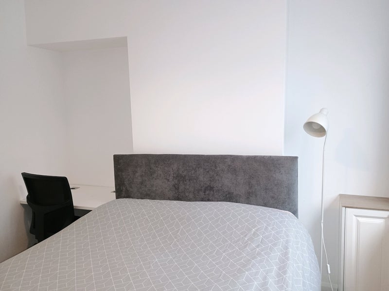Room Francis Road in Salford