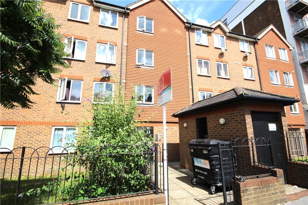 Flat Mayday Road in Greater London
