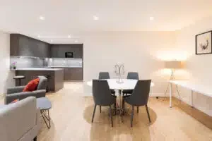 Flat Caversham Road in Greater London