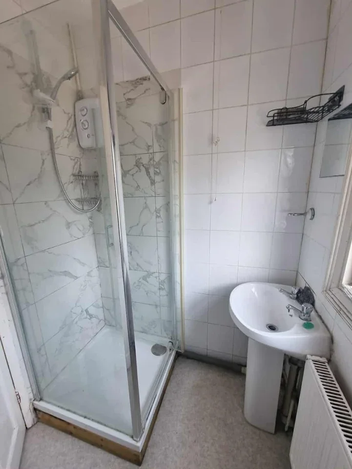 Room Marsh Road in Luton